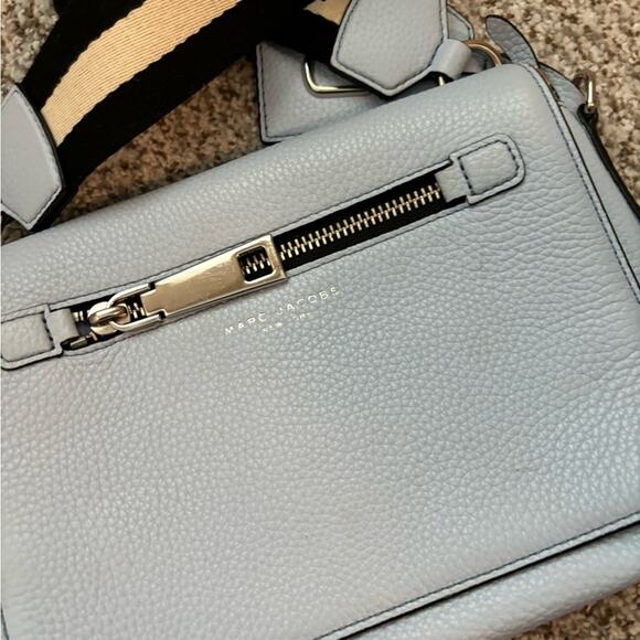 Marc Jacob’s Light Blue Gotham crossbody purse - Picture 7 of 10